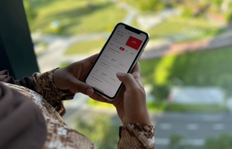 "އާޗާ" ޕްރިޕެއިޑް ކަސްޓަމަރުންނަށް އައިފޯން 15އެއް