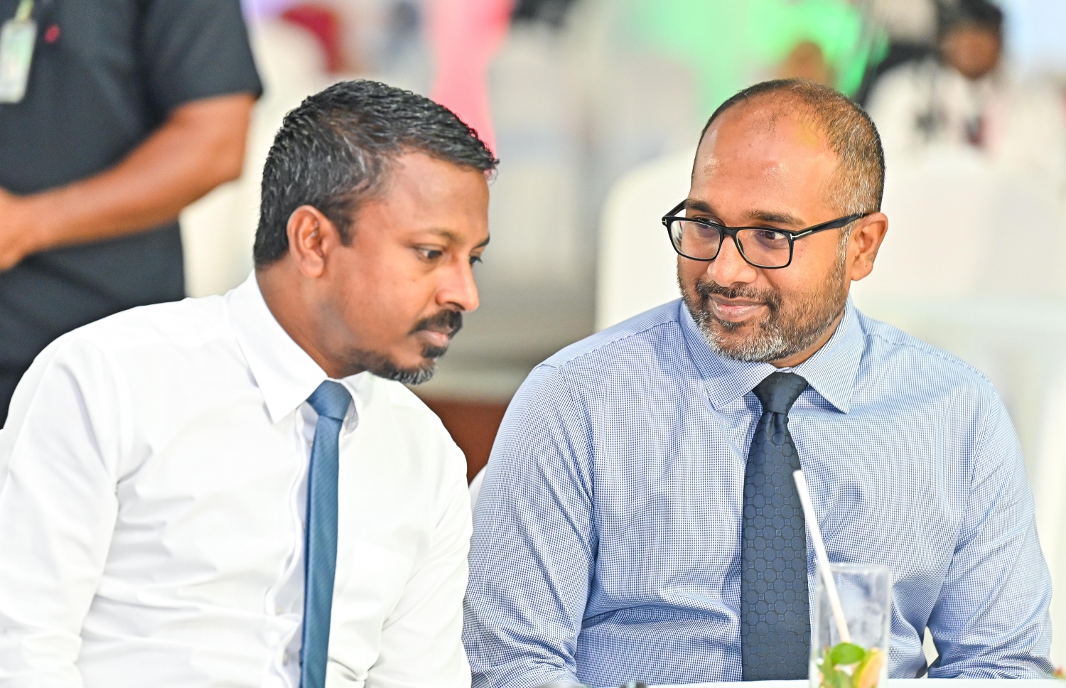 ހޯމް މިނިސްޓަރު އަލީ އިހްސާން އާއި ބަންޑާރަ ނައިބު އަހުމަދު އުޝާމް: މަރުގެ ހުކުމް ތަންފީޒު ކުރާ ވާހަކައާ އެކު ބޭރުގެ ޖަމިއްޔާއަކުން ވަނީ ކަންބޮޑުވެފައި -