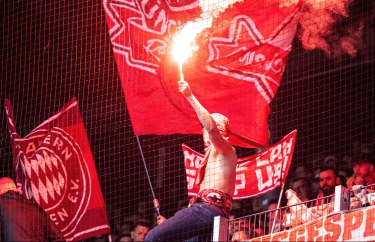 ބެޔާންގެ ސަޕޯޓަރުން މެންޗެސްޓާއަށް ދަނީ އިންޒާރަކާއެކު