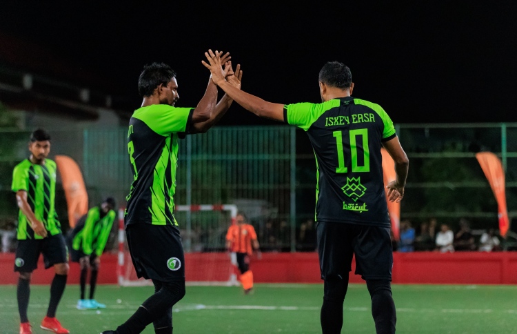 ޓެކާސް ގްރޭޓާ މާލޭ ކަޕްގެ ގަދަ 16 ގައި ޖޭޖޭ ސްޕޯޓްސް ކުޅުނު މެޗެއްގެ ތެރެއިން.-- ފޮޓޯ: ޓެކާސް