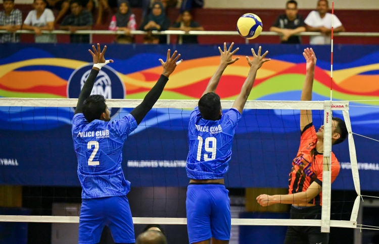 ޕޮލިހާއި ސިފައިން ގުރޫޕް ސްޓޭޖުން ކަޓައިފި