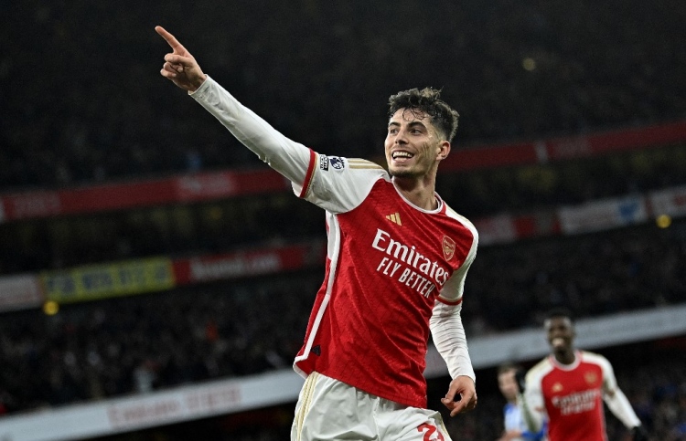 ލިވަޕޫލާއި ޔުނައިޓެޑް އެއްވަރުވެ އާސެނަލް އެއްވަނަ އަށް