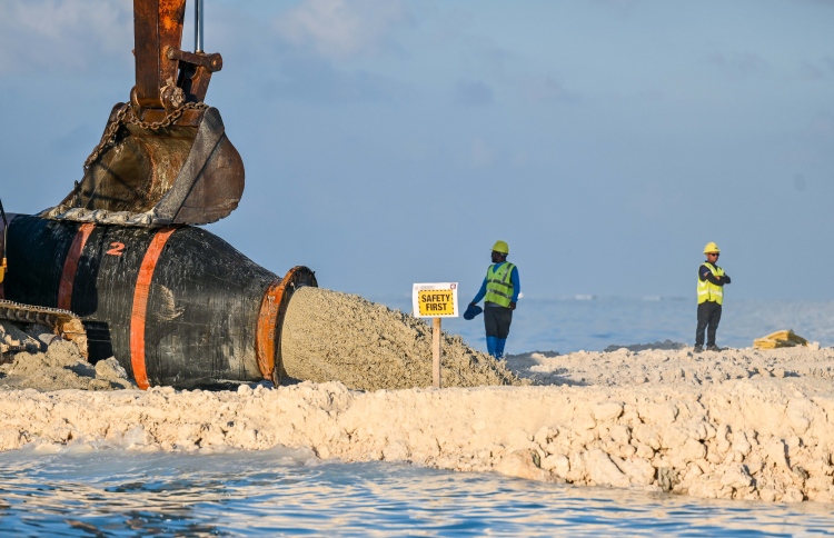 "70 ހެކްޓަރު ދޫކުރީ ކޮންޓްރޯލް ނުގެއްލޭ ގޮތަށް"