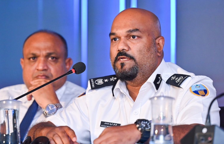 ސައިޓަށް ކޮންޓެއިނާ ގެންގޮސް ކްލިއާކުރަން ފަށަނީ