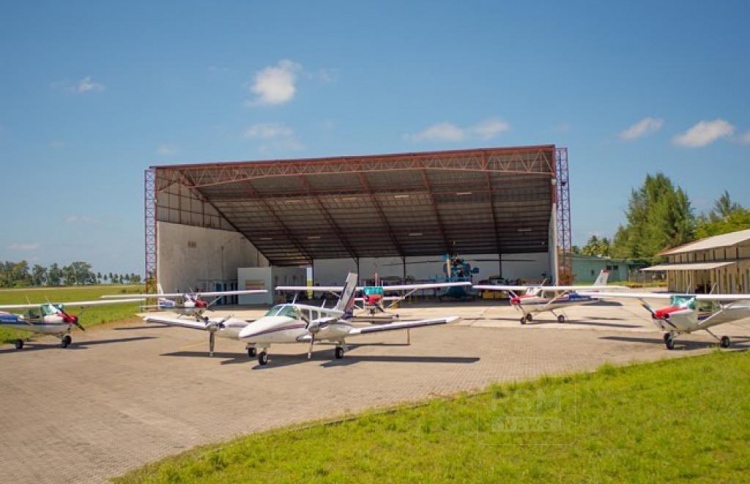 ނާއިޝް ހޯދަނީ އިންޑިއާ އެއާކްރާފްޓުތަކުގެ އެހީއާ ނުލާ