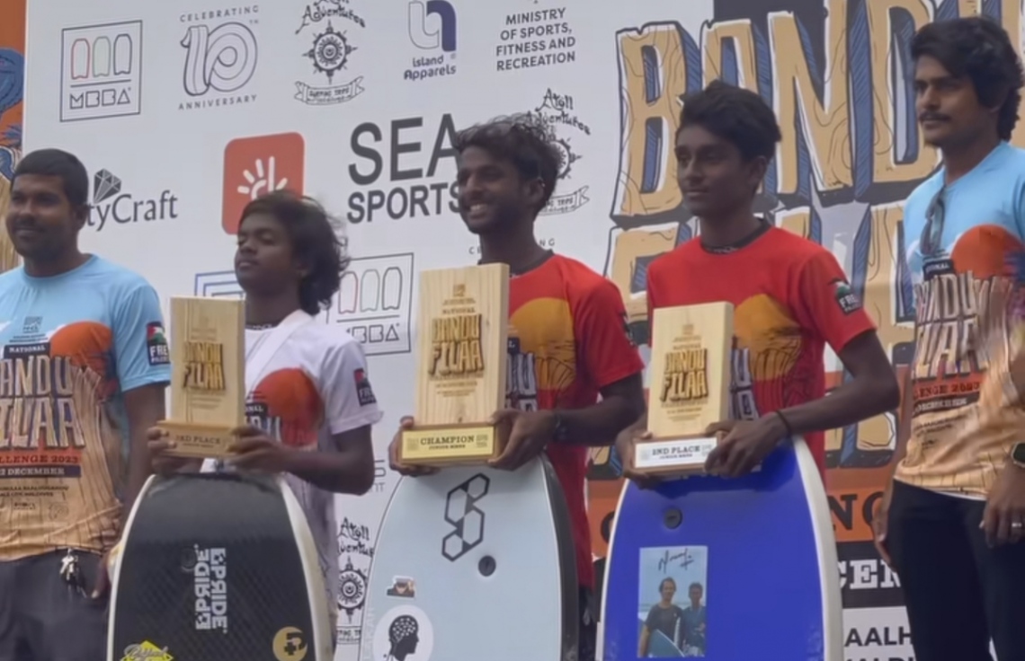 ޖޫނިއާ ބައިގެ ރަނަރަޕް އަޒާން އާއި ޗެމްޕިއަން އާމިން އަދި ތިންވަނައަށް ދިޔަ އިޔާން.--