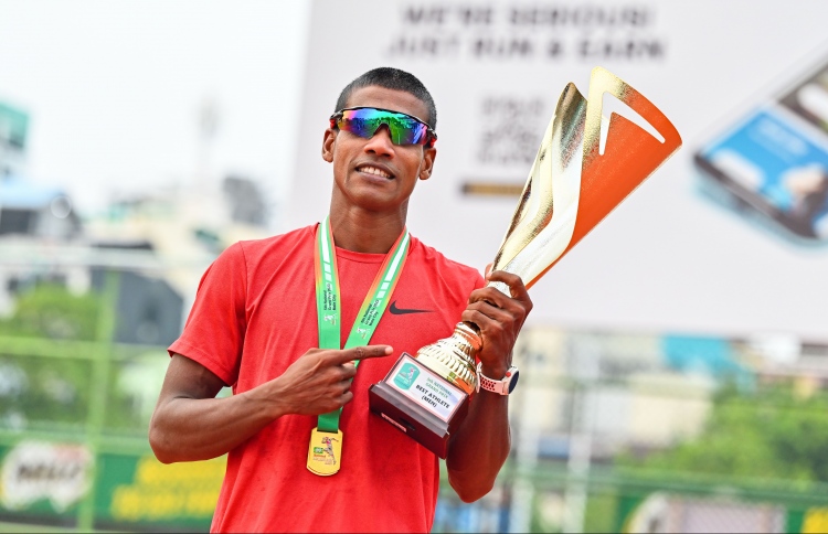 ގްރޯން ޕްރީގައި ހަތަރު ފަހަރުވެސް ފަޒީލަށް ތަށި