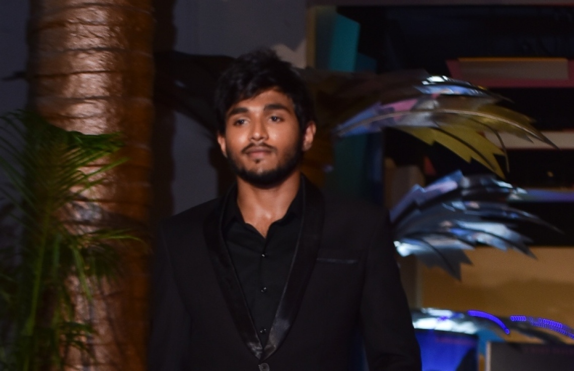 ޔުނާން އަލުން ބަންދުކުރަން ކޯޓުގައި އެދެފި