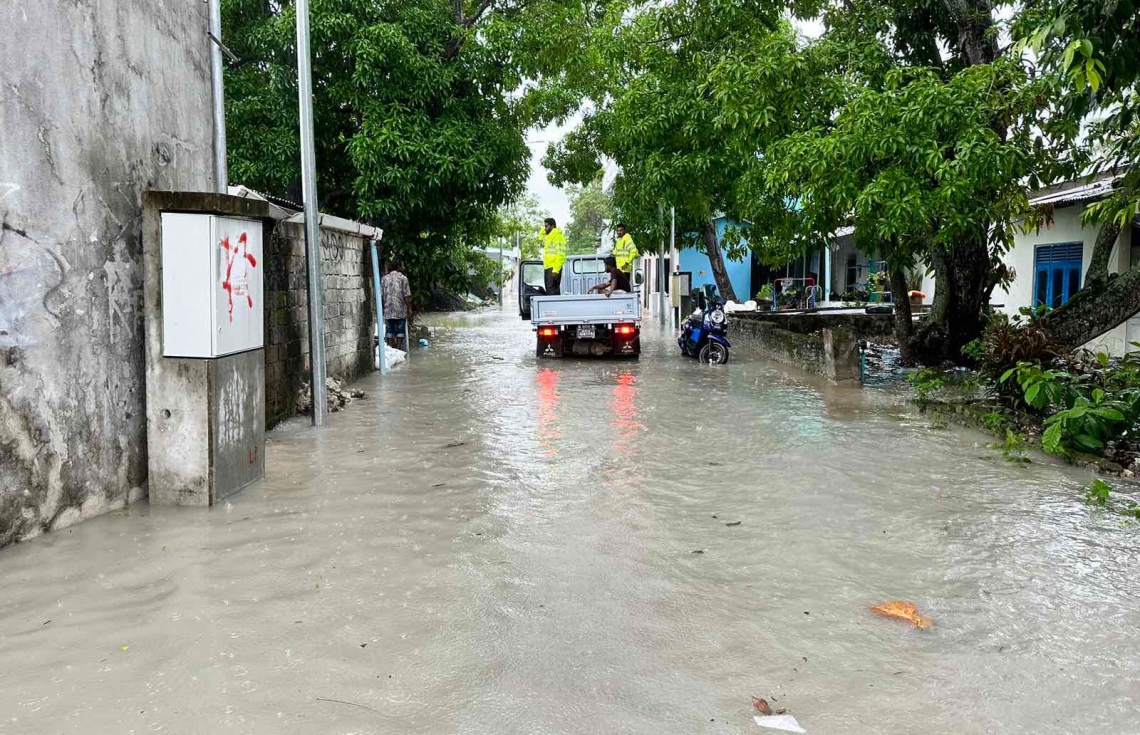 Close To 100 Addu Residences Flooded From Heavy Rain - The Edition