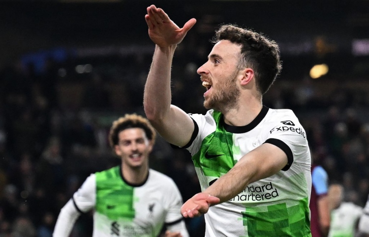 އާސެނަލް ވެއްޓި، ލިވަޕޫލް ކުރީގައި