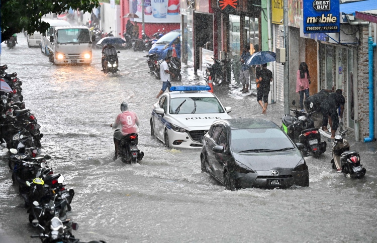 ފެންބޮޑުވާނެ ކަމަށް ލަފާކޮށް، އޮރެންޖު އެލާޓް ނެރެފި