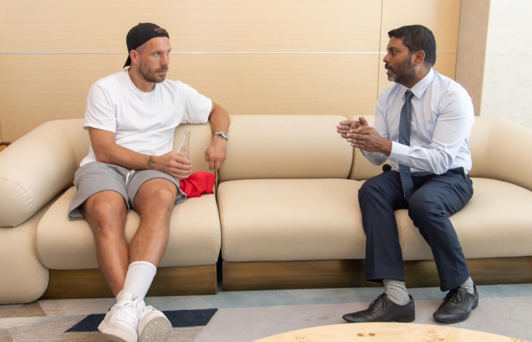 ރާއްޖޭގެ ފުޓްބޯޅައިގެ ހާލަތު ޕޮޑޮލްސްކީއަށް ކިޔައިދީފި