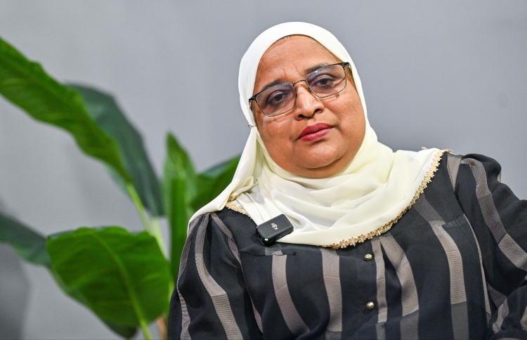 މިހުރީ ރައީސްގެ މެނިފެސްޓޯ ތަންފީޒުކުރަން: އާޒިމާ