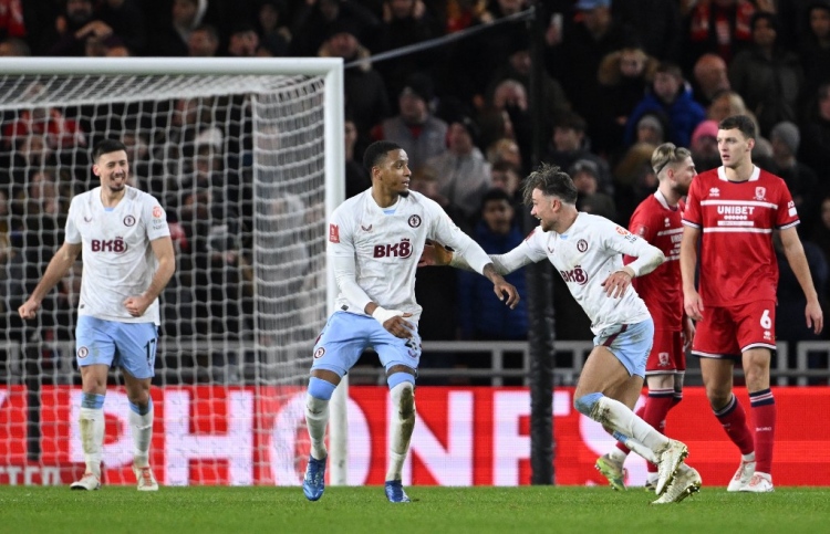 ވިލާ، 8 އަހަރުތެރޭ އެފްއޭ ކަޕްގައި ފުރަތަމަ މޮޅު