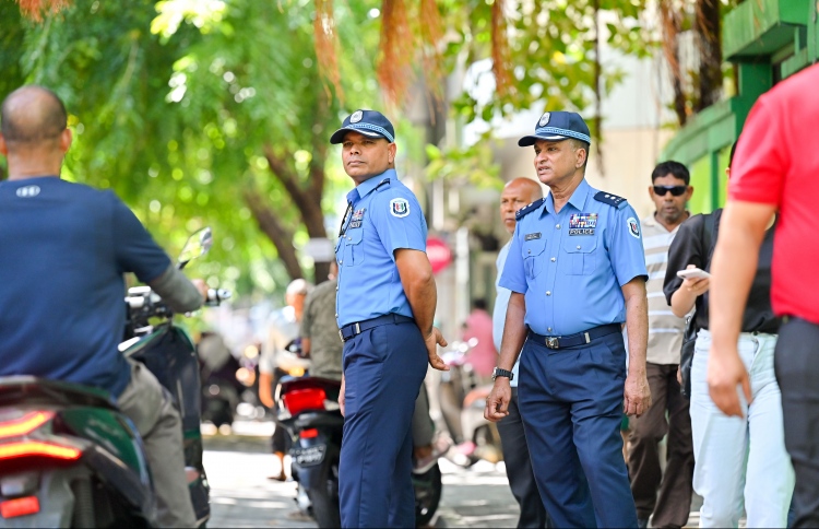 ރައްކާތެރިކަމަށް ފުލުހުންގެ އިސްވެރިން މަގުތަކަށް