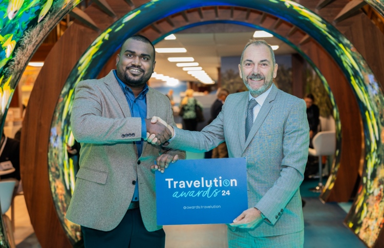 ޓްރެވެލޫޝަން އެވޯޑްސް އޭޕްރިލް މަހު ބާއްވަނީ