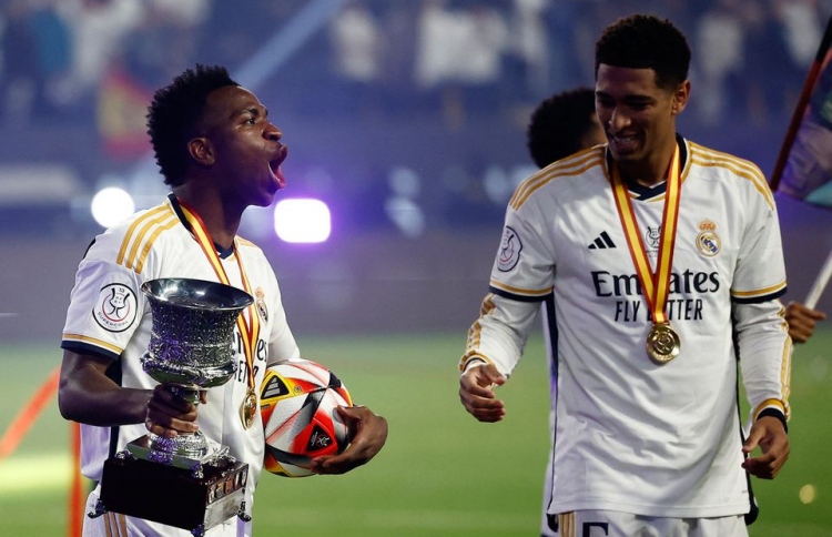 ވިނީޝިއަސްގެ ހެޓްރިކުން މިފަހަރު ޗެމްޕިއަންކަން ރެއާލަށް