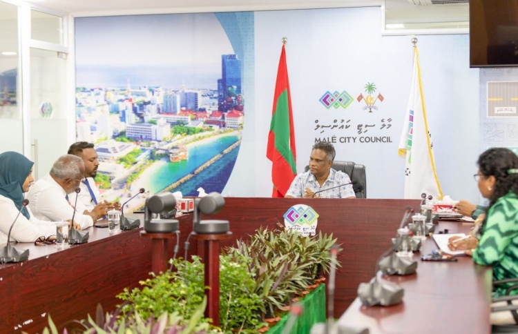 އާ މޭޔަރު ހުވާކުރުން ހޯމަ ދުވަހުގެ ރޭ ދަރުބާރުގޭގައި