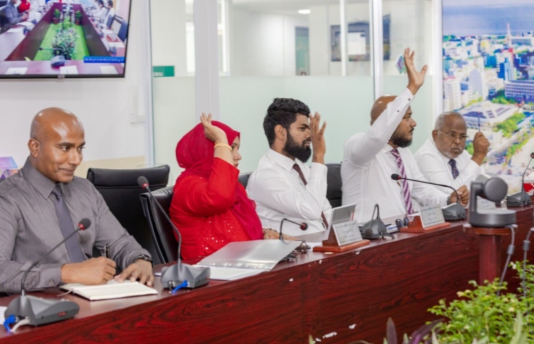 "ސަރުކާރުން ކައުންސިލްގެ މަސައްކަތަށް އަތެއްނުބާނާ"