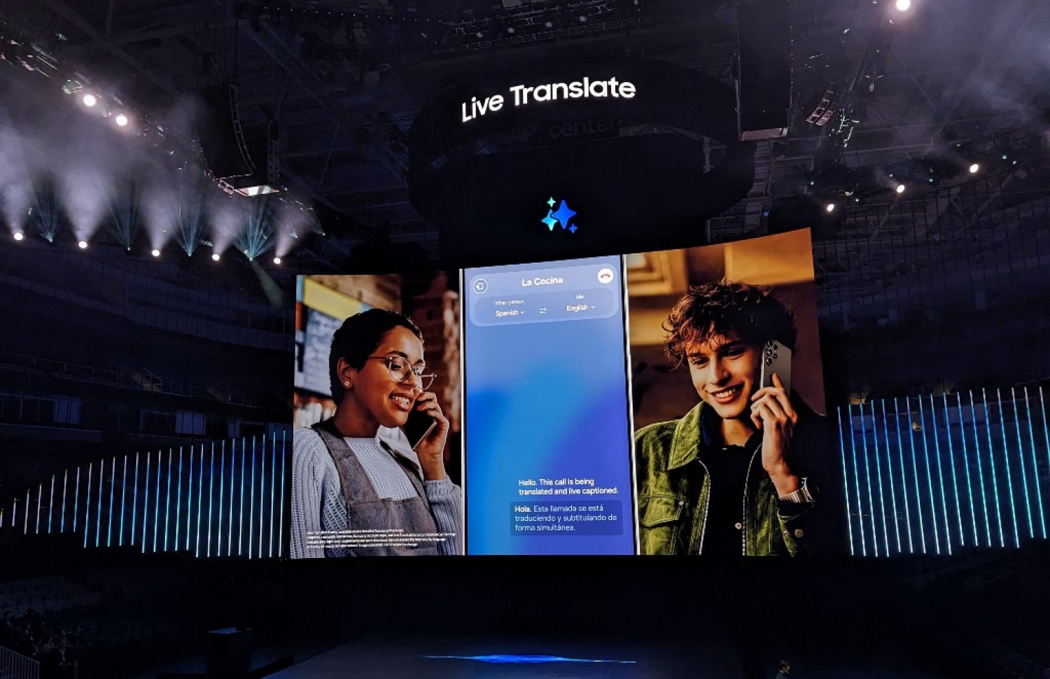 ސެމްސަންގުން މިފަހަރު ފޯނު ހެދީ ވަގުތުން ކޯލްތައް އެކި ބަސްބަހަށް ތަރުޖަމާވާ ގޮތަށް. -- ފޮޓޯ: އޭއެފްޕީ