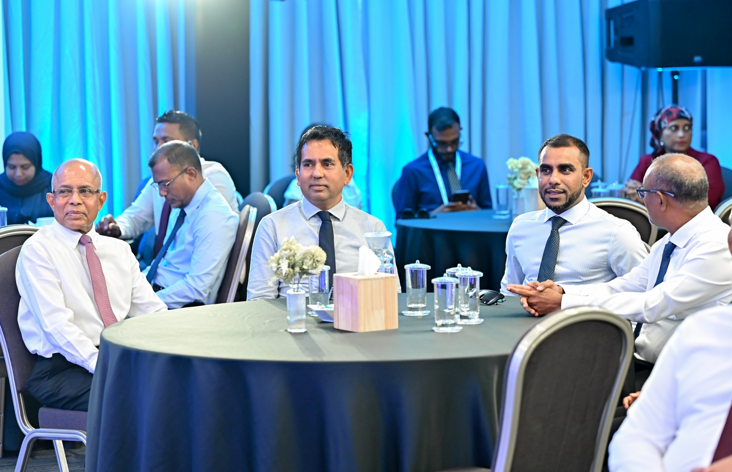 "ފަހި ފަތުރުވެރިކަމަށް އަންހެނުން" ނަމުގައި ފެށި ޕްރޮގްރާމް އިފްތިތާހު ކުރުމަށް ބޭއްވި ރަސްމިއްޔާތުގައި ސަރުކާރުގެ އިސް ވެރިންތަކެއް ބައިވެރިވަނީ.-- ފޮޓޯ: ނިޝާން އަލީ / މިހާރު