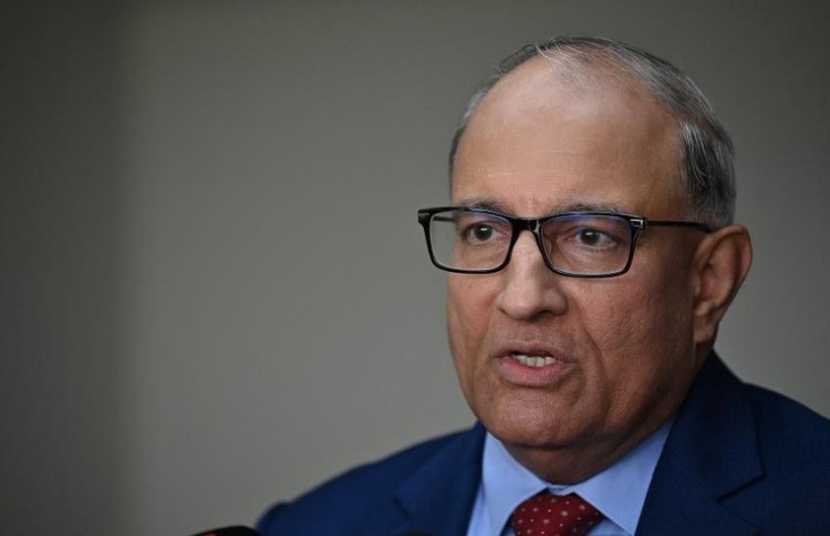 ކޮރަޕްޝަންގެ ތުހުމަތުވާ ސިންގަޕޫރު ވަޒީރު އިސްތިއުފާދީފި