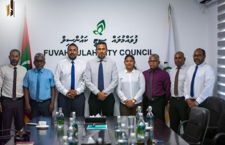 ފުވައްމުލަކުގެ އެއާޕޯޓް ރަންވޭ ބޮޑުކުރަން މަޝްވަރާ ފަށައިފި