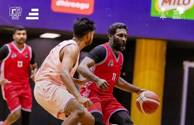 ކިންގްސް ބަލިކޮށް ޓީރެކްސް އެންމެ ކުރިއަށް ޖެހިލައިފި