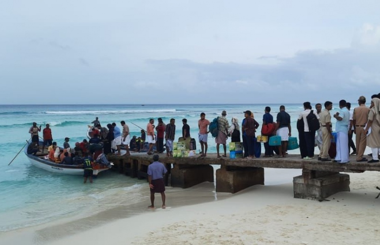 ޓޫރިޒަމަށްވުރެ ލަކްޝަދީބަށް ފެރީ ވެސް މުހިންމު!