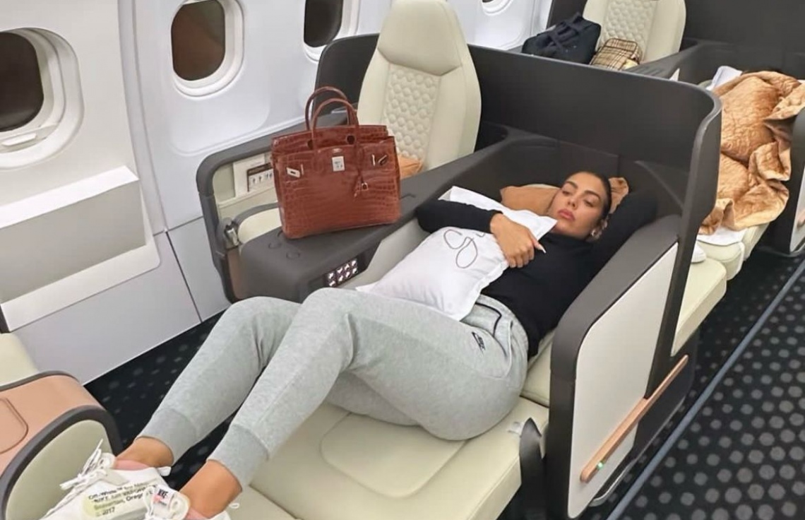 Georgina Rodriguez flies to Maldives on SIMDI's 'Beond' airline - The ...