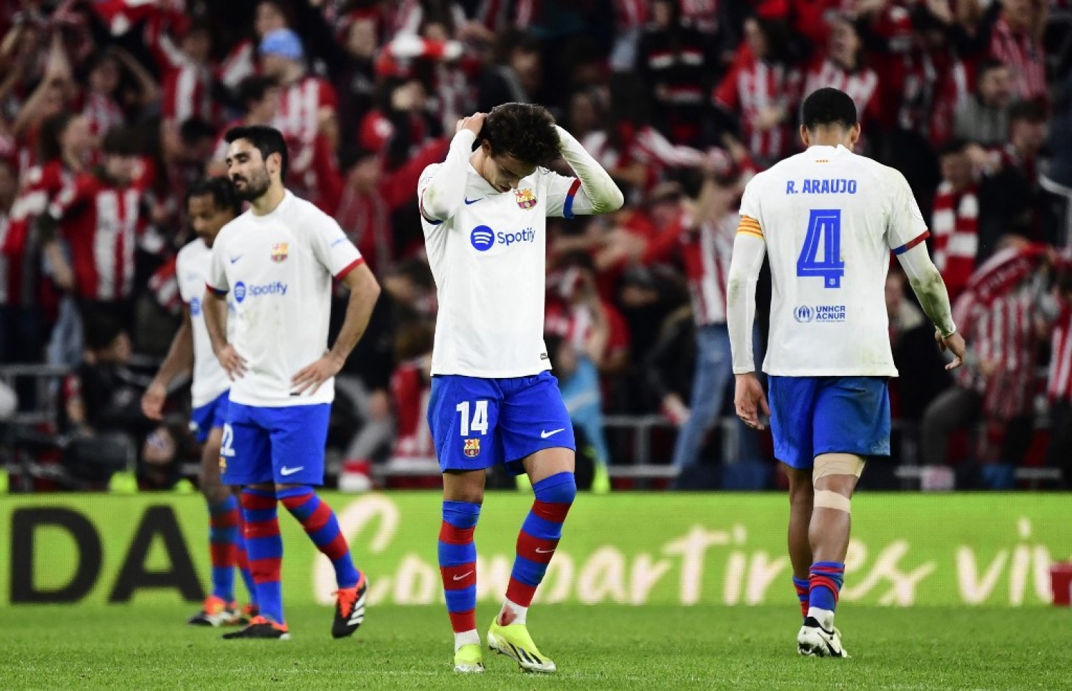 ބާސާ ސެމީ އަށް ނުގޮސް ކެޓުމުން ޓީމުގެ ކުޅުންތެރިން މާޔޫސް ވެފަ.-- ފޮޓޯ: އޭއެފްޕީ