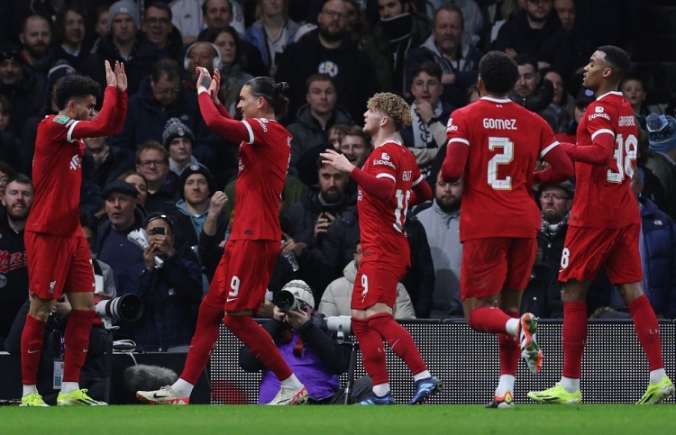 ޗެލްސީއާ ދެކޮޅަށް ވެމްބްލީގައި ކުޅޭނީ ލިވަޕޫލް