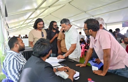 A person voting for the PNC/PPM's primary election on Saturday, January 27, 2024. The coalition said 71,597 people are eligible to vote in this election.-- Photo: Nishan Ali / Mihaaru