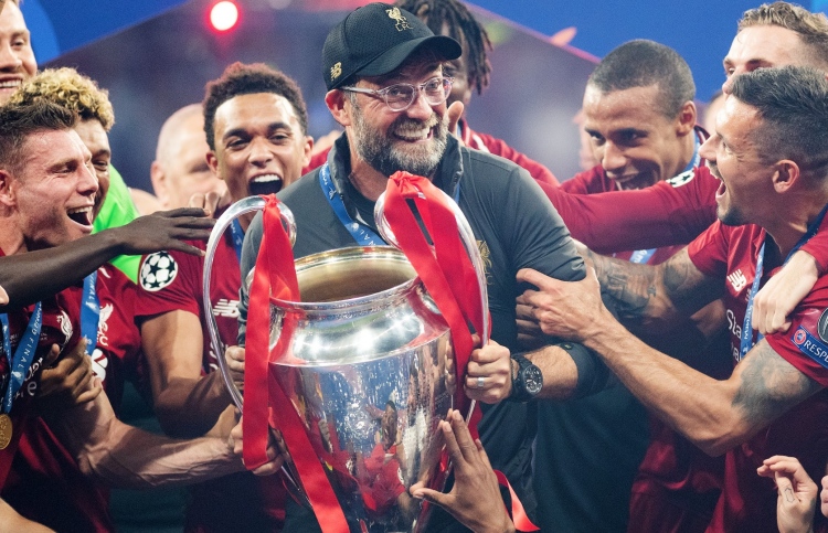 އިނގިރޭސި ފުޓްބޯޅަ ބަދަލުކޮށްލި ކްލޮޕް ލިވަޕޫލާ ދުރަށް