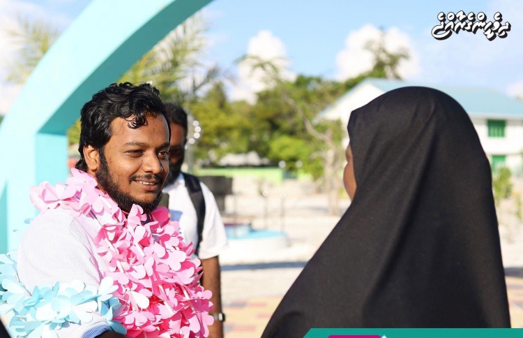 ސަލީމާއި ދަރިފުޅު މަޖިލީހަށް ވާދަކުރައްވަނީ