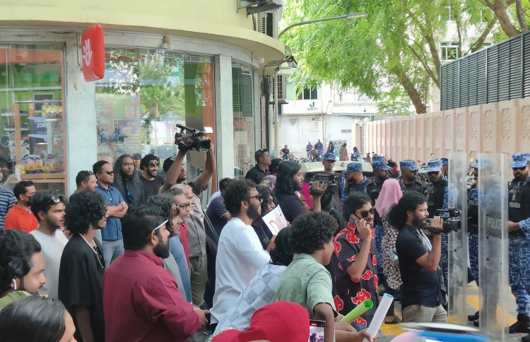 ފުލުހުންނާއި ސިފައިން ޒިންމާއަދާކުރިތޯ ބަލަން ކޮމިޓީއަށް