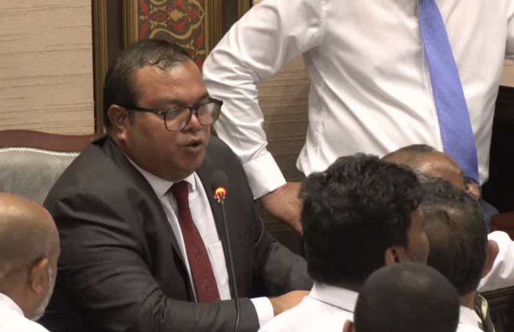 ޖަލްސާ ކުރިއަށް ގެންދެވެން ނެތިގެން ހުއްޓާލައިފި