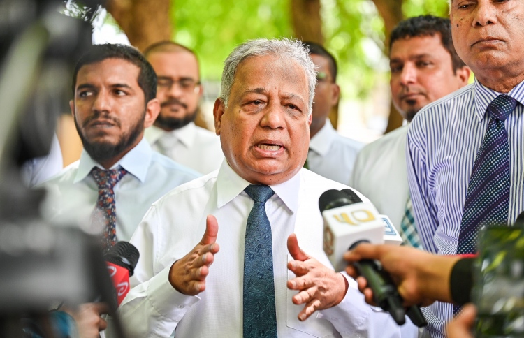 ހުރަސްއެޅީ ސަރުކާރުގެ މެމްބަރުން ކޮމިޓީން ބޭރުކުރުމުން