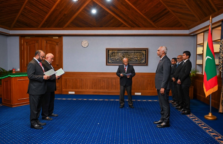 ރުހުން ނުލިބޭ ވަޒީރުން އަލުން މަގާމަށް: ބޮޑުުު ސުވާލެއް