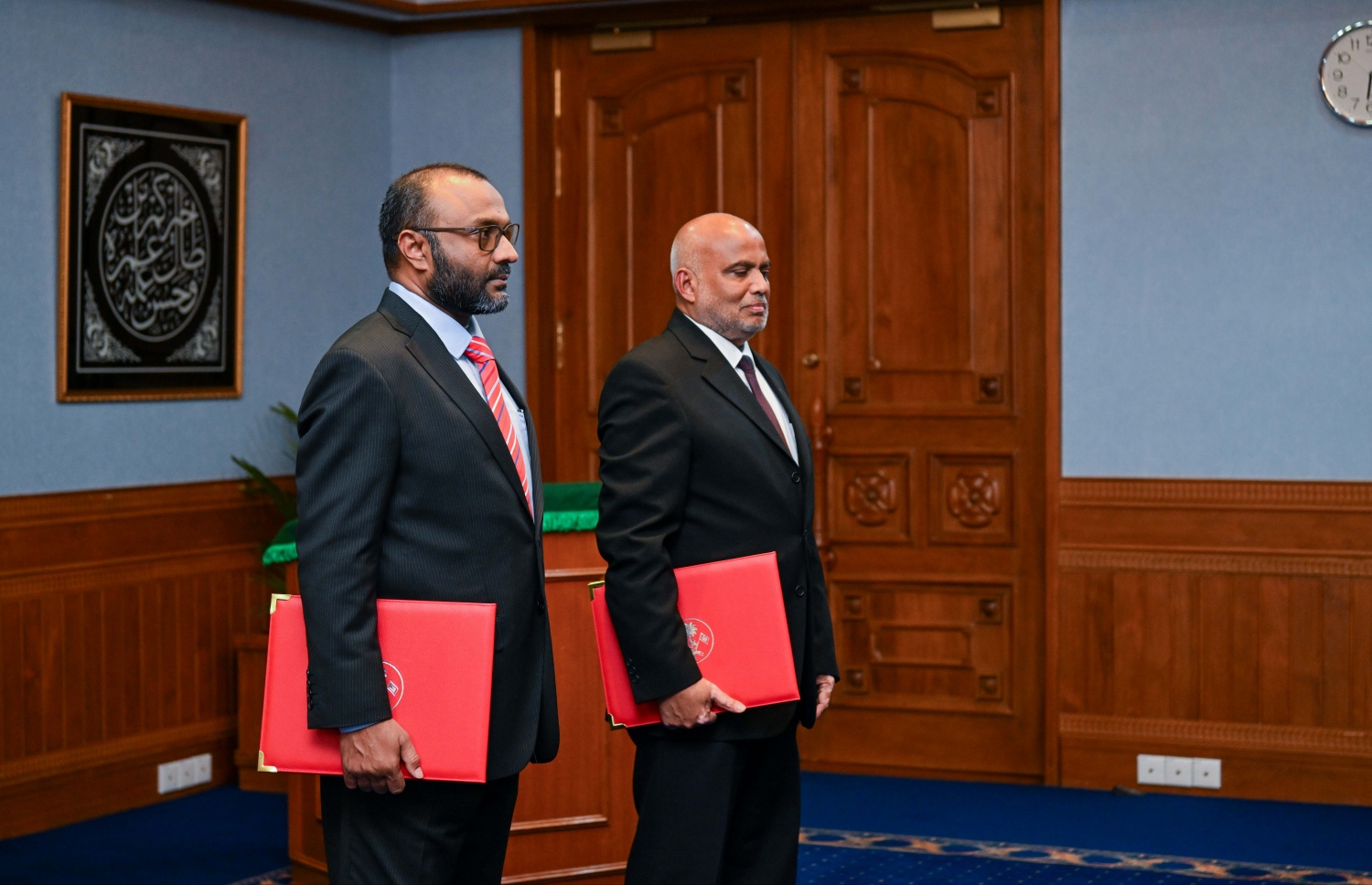 ރުހުން ނުލިބުނު ދެ މިނިސްޓަރުން އަލުން މަގާމާ ހަވާލުވުމުގެ ރަސްމިއްޔާތުގެ ތެރެއިން