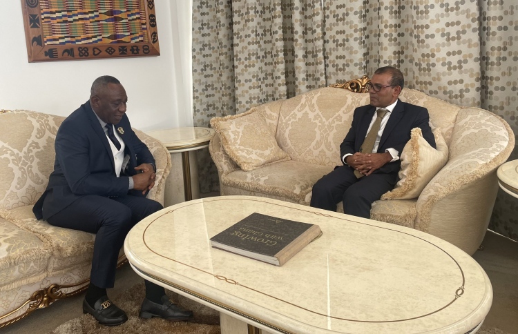 ނަޝީދު ގާނާ އަށް ދިރިއުޅުއްވުން ބަދަލުކުރައްވައިފި