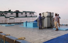 Transformer being hauled from S. Hithadhoo to resolve electricity problem in Fuvahmulah