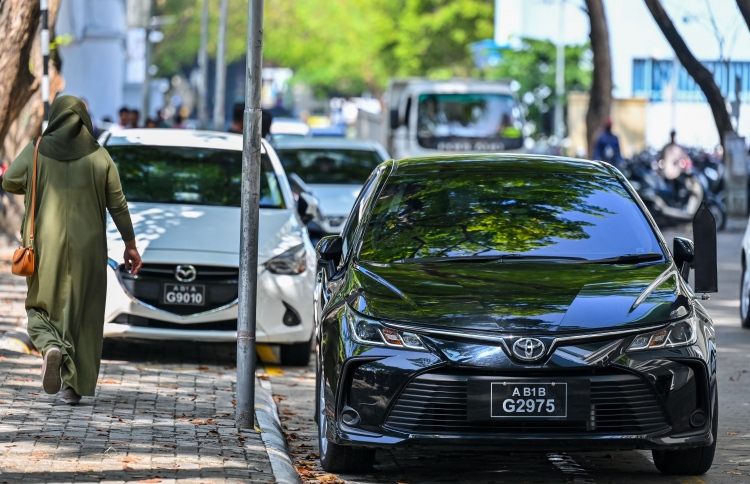 ދައުލަތަށް ކާރު ގަންނަން 13 އަހަރުން 80 މިލިއަން