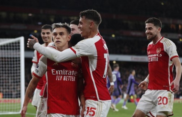 ލިވަޕޫލް ބަލިކޮށް އާސެނަލްުން ތަށީގެ ރޭސް ވާންކޮށްފި