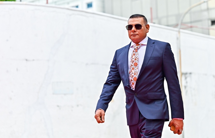 ސިޔާމްގެ އެހީގައި ކަމަދޫ އެންމެންނަށް ބޭސް ފަރުވާދެނީ