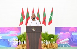 President speaks to the public after being welcomed at Thaa Guraidhoo today.