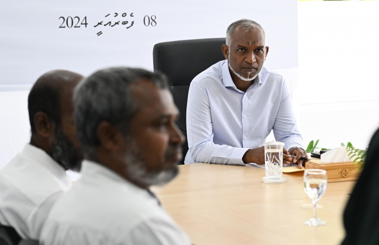 ރައީސް، ހުރިހާ ކައުންސިލަކާ ބައްދަލުކުރައްވަނީ