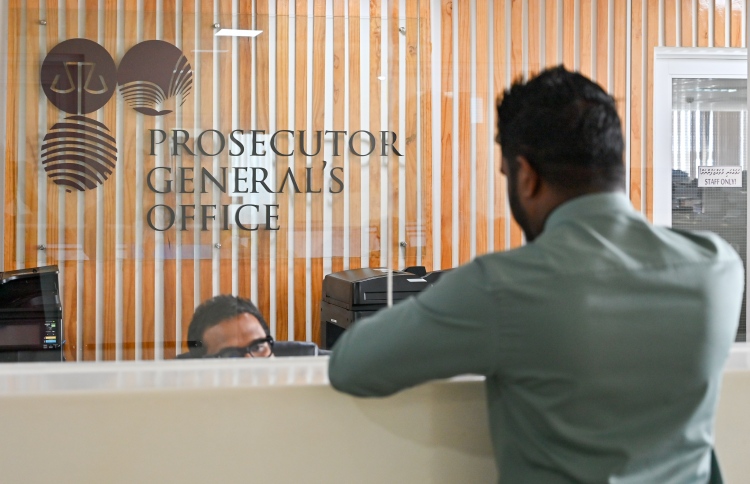 ބޮޑު ޗުއްޓީގައި ޕީޖީ އޮފީހުގެ މުވައްޒަފުންނަށް ލުއެއް