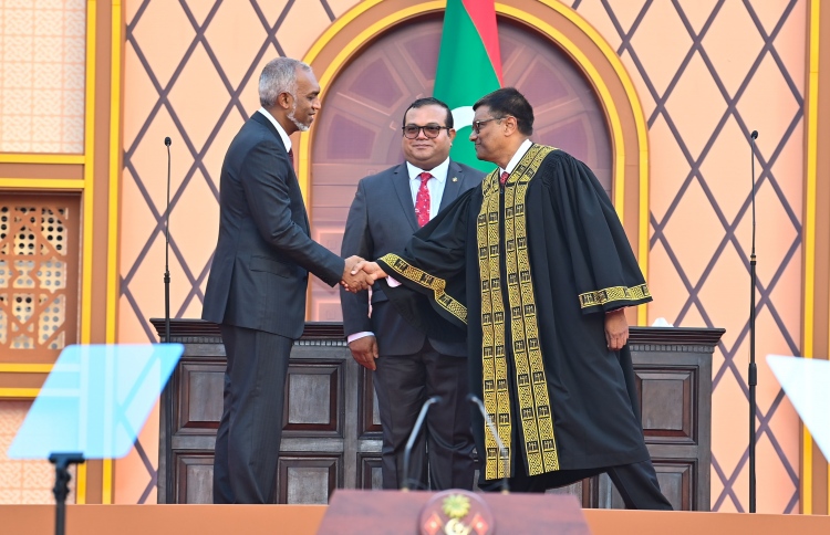 ކޯޓާއި މަޖިލިސް ވަކިވާ ހަނި ރޮނގުގެ ފުޅާ ބަހުސް!