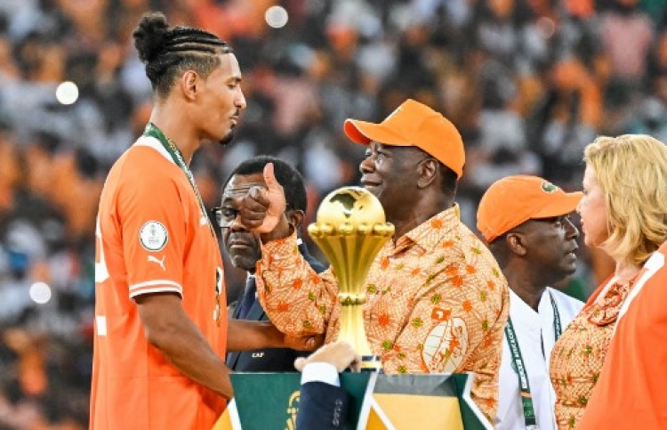 ކެންސަރުންވެސް ހޯލާ އަރައިގެންފި، ތަށިވެސް ހޯދައިދީފި